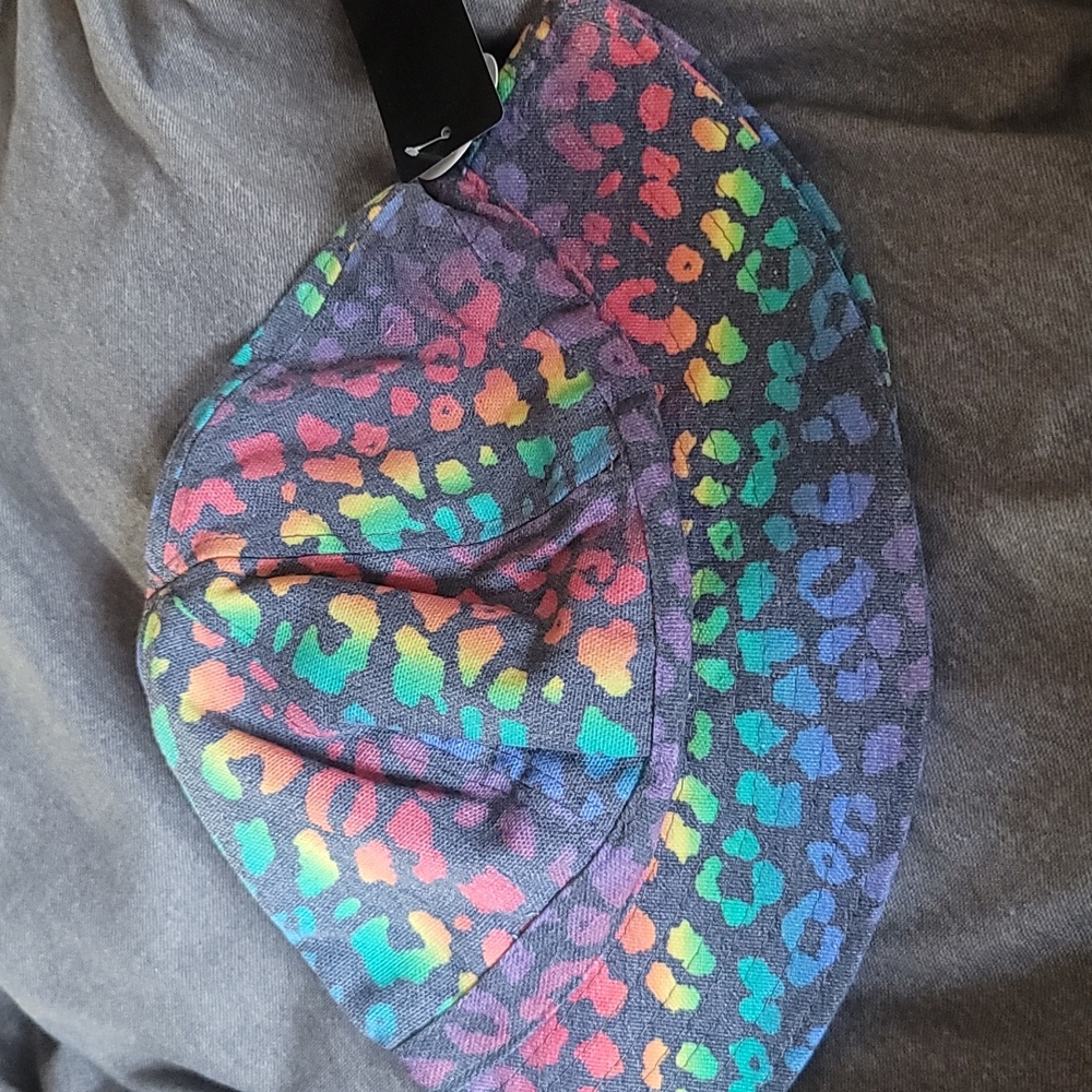 TORRID PRIDE COLLECTION BUCKET HAT: RAINBOW LEOPARD PRINT: NWT: SZ M/L